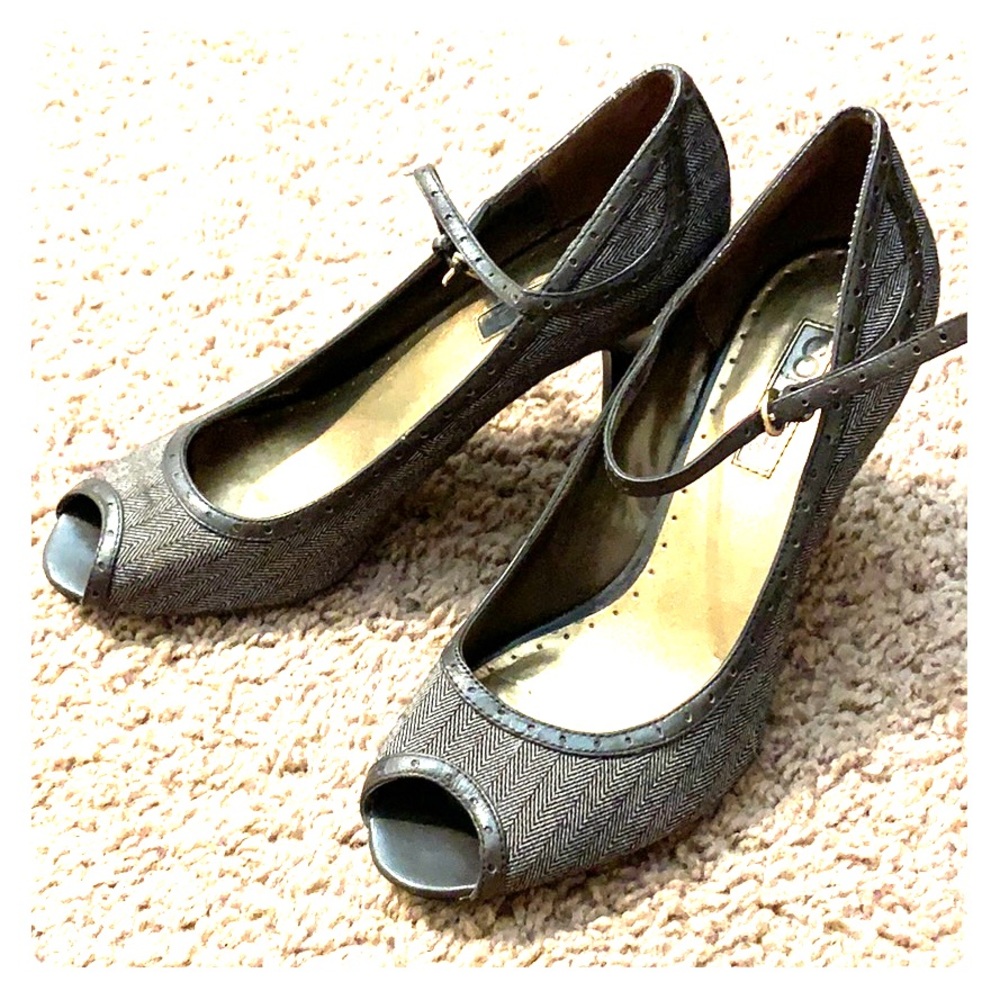 Fabric heels